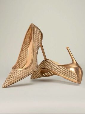 Stuart Whitman 100 pump - size 6